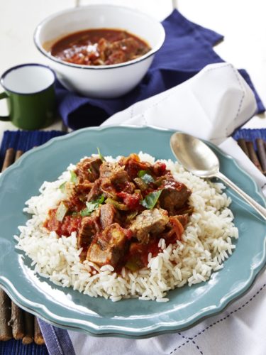 Deboned sheep’s head in spicy tomato sauce