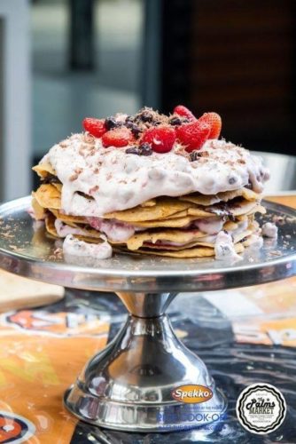 Brown Rice Pancakes with Chocolate and Berries